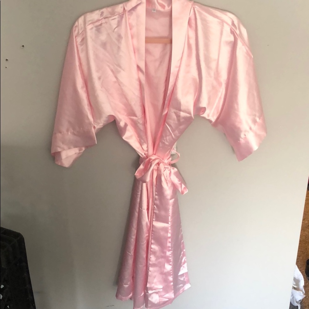 LIGHT PINK ROBE SIZE LARGE